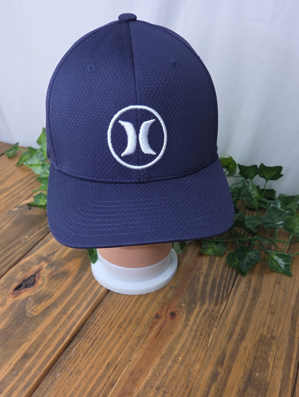 Hurley. Dark Navy Flexfit Hat with White Emblem. Size S-M.